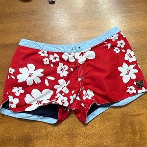 Big Flirt Red Floral Swim/Board Shorts Women’s – Missing Drawstring Sz Small